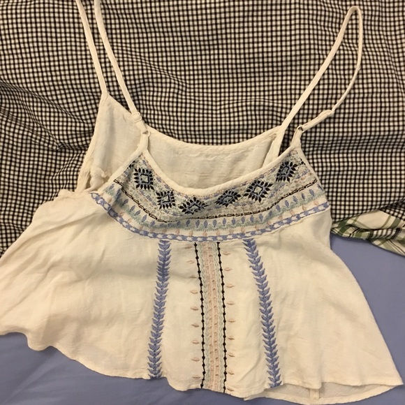 Never Worn Urban Outfitters Embroidered Crop Top - Picture 3 of 3